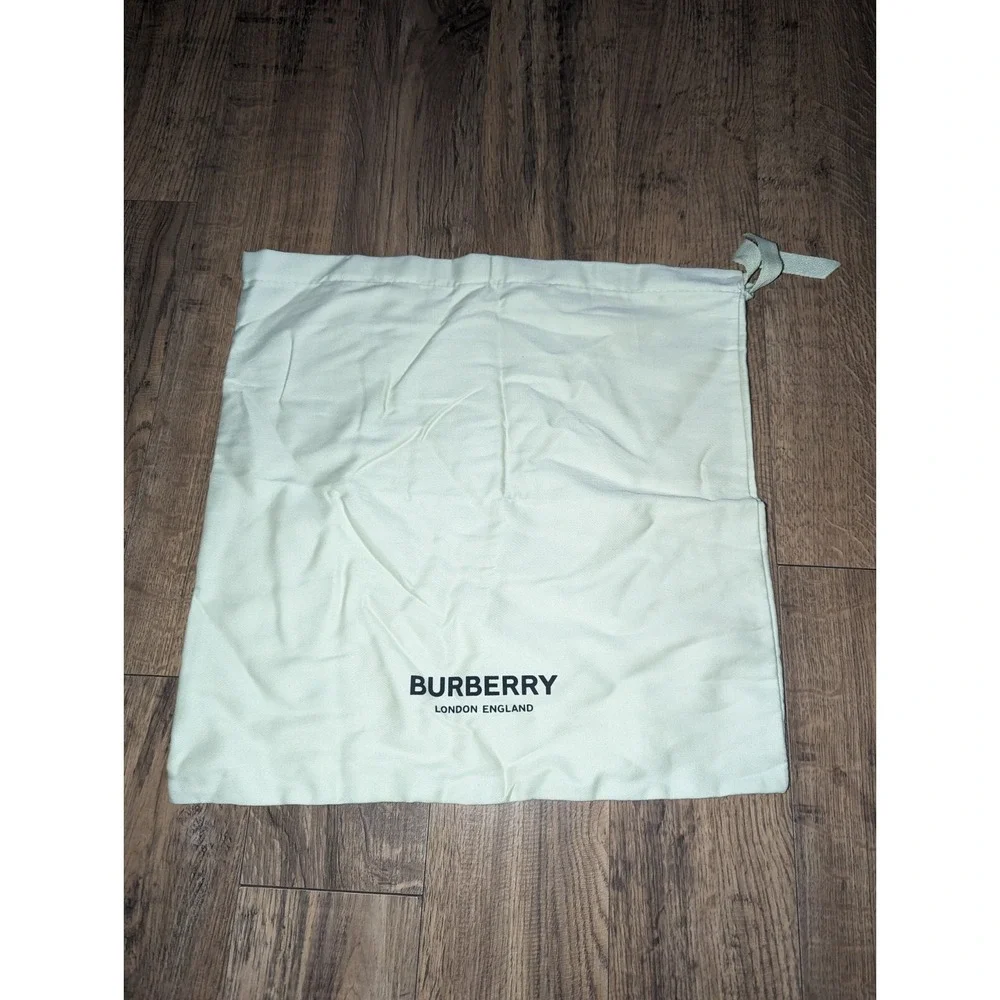 Burberry elevate your